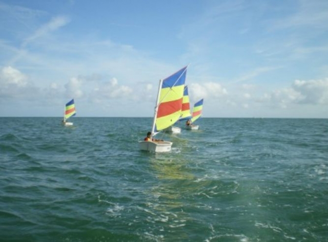  Vela infantil Langrune